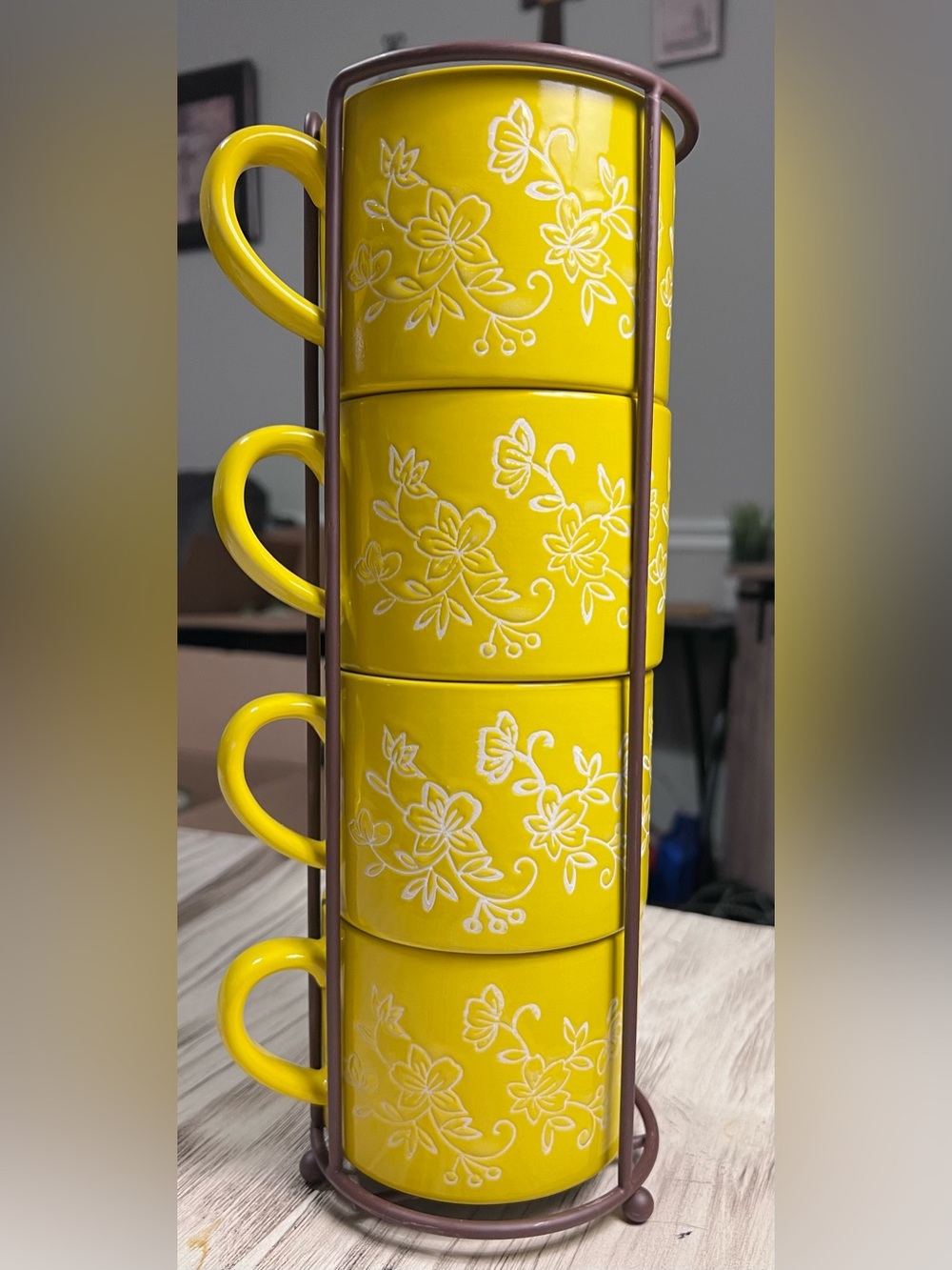 Temp-tations Floral Lace Yellow 14 oz Mugs Set of 4 w/ Metal Rack